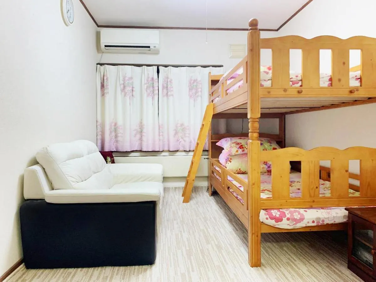 Kien Apartman Szapporo 0*,